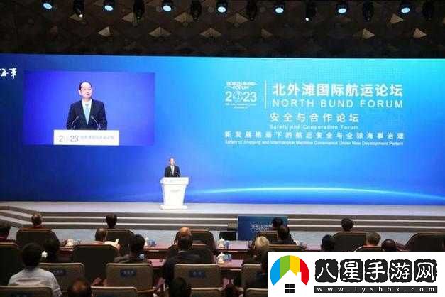 部長與上司共進晚餐，探討工作與合作