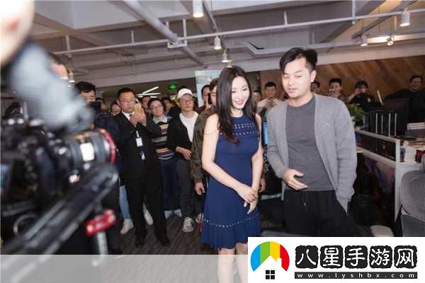 丁磊柳巖驚喜現(xiàn)身終結(jié)者2！跳傘開黑燃爆戰(zhàn)場