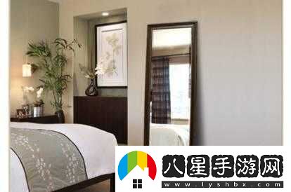 酒店大鏡子對(duì)著床