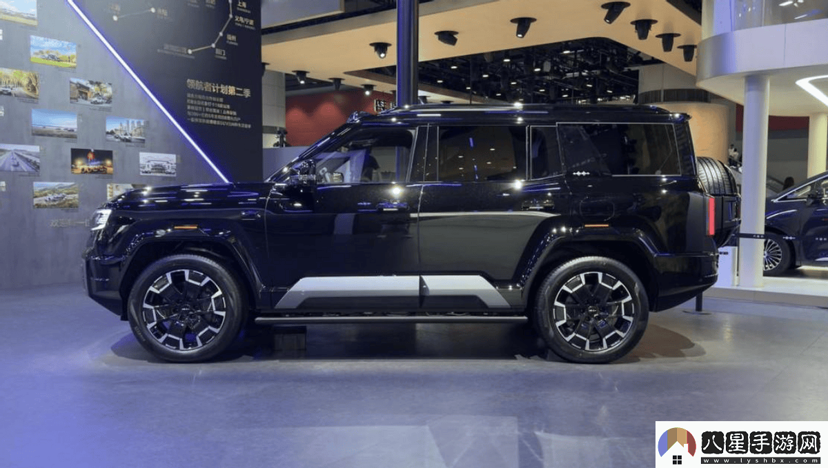 方程豹豹8中大型SUV震撼上市