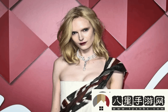 英國迎首位跨性別年度模特