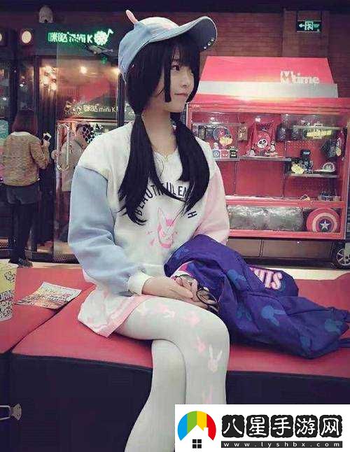 日本女高中生白絲足交