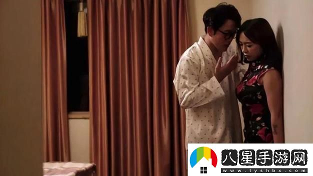 深入探討誘人的阿陜?nèi)摾?></p><p>在探討“誘人的阿陜?nèi)摾怼钡倪^(guò)程中，可以發(fā)現(xiàn)其核心理念是對(duì)人生態(tài)度的深刻反思與理解。阿陜地區(qū)自古以來(lái)就以其獨(dú)特的地理?xiàng)l件和人文背景，造就了一種與眾不同的生活哲學(xué)。人們?cè)谶@里生活，常常會(huì)碰到來(lái)自自然與社會(huì)的各種挑戰(zhàn)，而“誘人的阿陜?nèi)摾怼眲t教會(huì)人們?nèi)绾畏e極應(yīng)對(duì)這些困難。在日常生活中，這種哲學(xué)不僅僅表現(xiàn)為一套理論，更是融入了人們的行為和習(xí)慣。</p><p>阿陜?nèi)摾韽?qiáng)調(diào)人與自然、人與人之間的和諧關(guān)系。通過(guò)尊重自然、珍惜資源，人們?cè)跐撘颇行纬闪艘环N與自然共生的生活方式?！罢T人的阿陜?nèi)摾怼备嬖V我們，生活的意義不僅在于追求物質(zhì)的豐富，更在于體驗(yàn)生命本身的美。人與人之間的情感聯(lián)系是不可或缺的，友愛(ài)、扶持、和諧共處，成為了人們追求幸福的重要因素。</p><p>再者，誘人的阿陜?nèi)摾硗N(yùn)著濃厚的幽默感。這種幽默并不是表面的搞笑，而是一種對(duì)于生活的機(jī)智解讀。例如，阿陜故事中的人物往往雖然身處困境，卻總能用樂(lè)觀的態(tài)度面對(duì)生活的考驗(yàn)。這種精神感染了無(wú)數(shù)人，也讓人對(duì)阿陜地區(qū)的文化產(chǎn)生了濃厚的興趣。生活的苦辣酸甜，正是在這種幽默與哲理的交織中，顯得更加生動(dòng)而真實(shí)。</p><p>進(jìn)一步探討“誘人的阿陜?nèi)摾怼保藗儾粌H可以領(lǐng)略到傳統(tǒng)文化的魅力，還能從中汲取應(yīng)對(duì)現(xiàn)代生活的智慧。在快速發(fā)展的今天，面對(duì)壓力與競(jìng)爭(zhēng)，阿陜?nèi)摾砉膭?lì)人們?cè)诳旃?jié)奏的生活中保持內(nèi)心的寧?kù)o與淡然。無(wú)論是大都市還是偏遠(yuǎn)鄉(xiāng)村，均能找到這一文化的影子，它在人們的言談舉止中悄然流傳。</p>                <div   id=